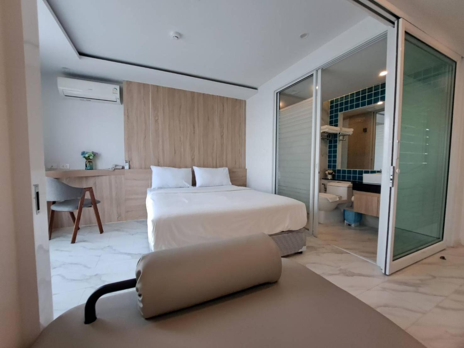 Deco Pattaya Hotel North パッタヤー エクステリア 写真