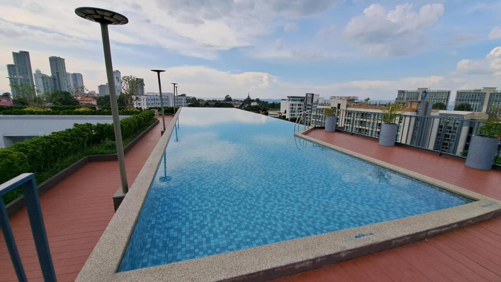 Deco Pattaya Hotel North パッタヤー エクステリア 写真